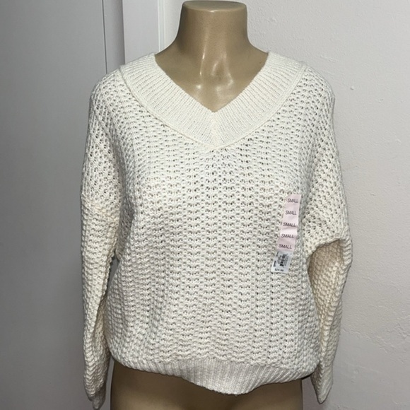 NWT SO Preppy Knit V-Neck Pullover Plush Sweater M - Picture 2 of 7
